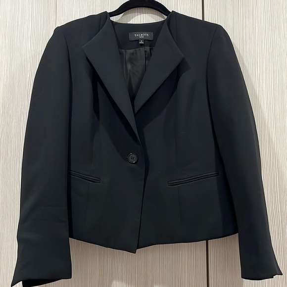 Talbots | Grace Fit One Button Split Cuff Blazer‎ | Black | Petite Size 6 (6P) - Picture 3 of 15
